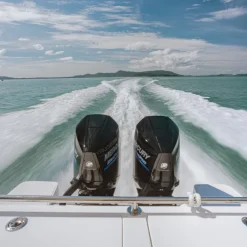 Alternative view of Speedboat- 2 Engine Boats (Luxury)