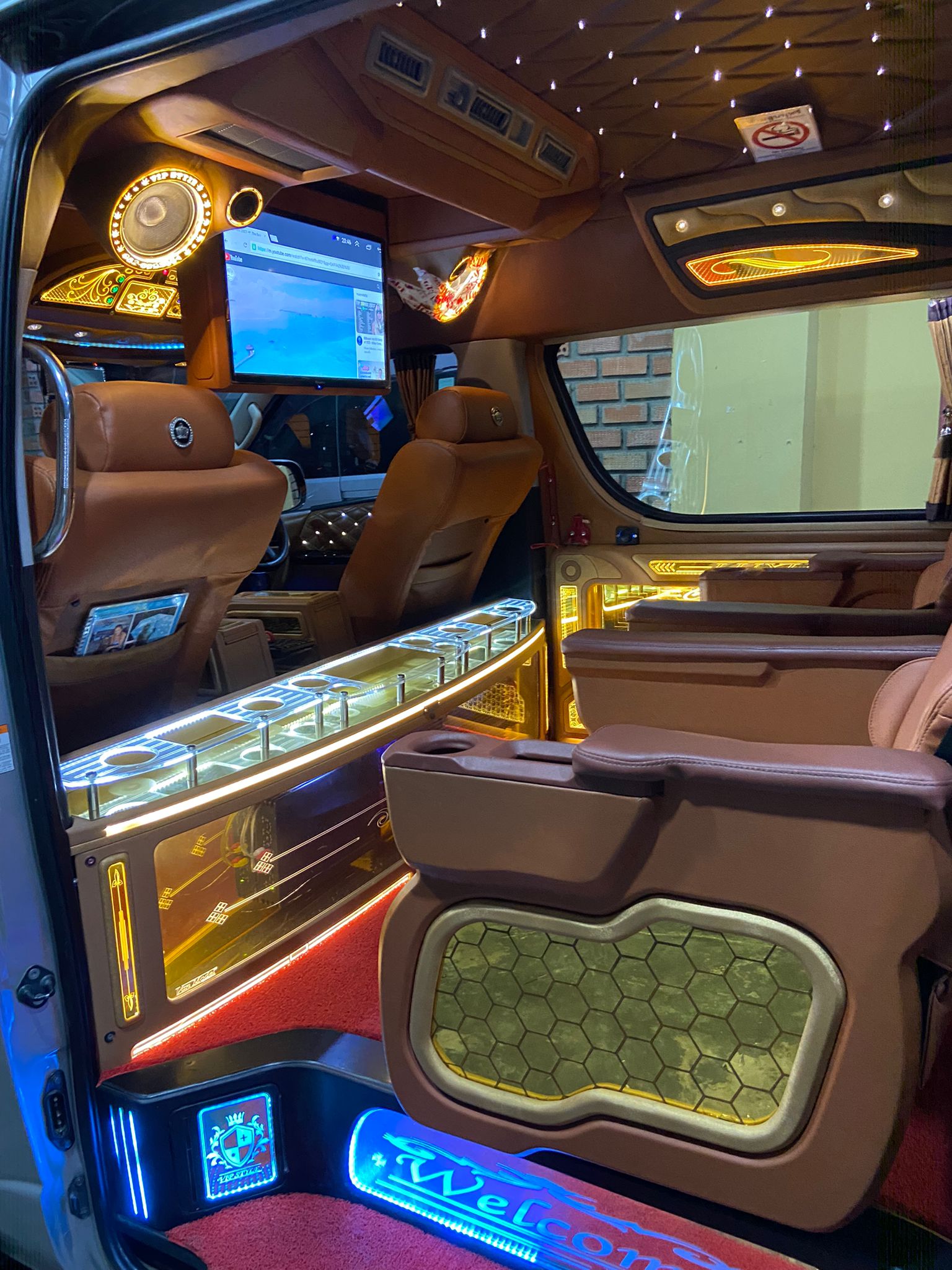 Vip MiniVan Service in Phuket & Throughout Thailand.